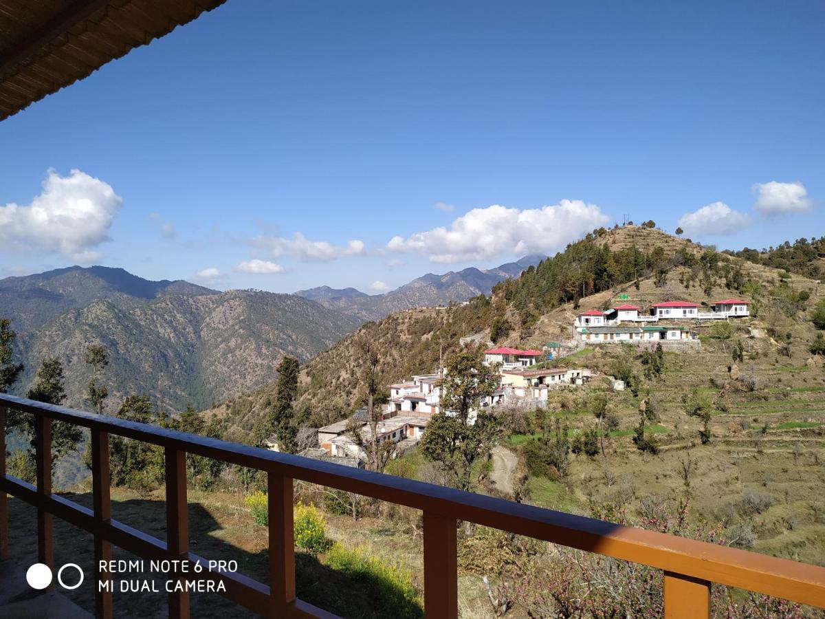 In Apple Estate Kanatal Exterior foto