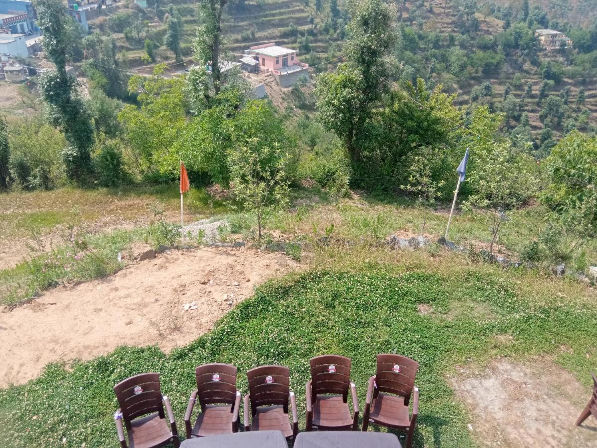 In Apple Estate Kanatal Exterior foto