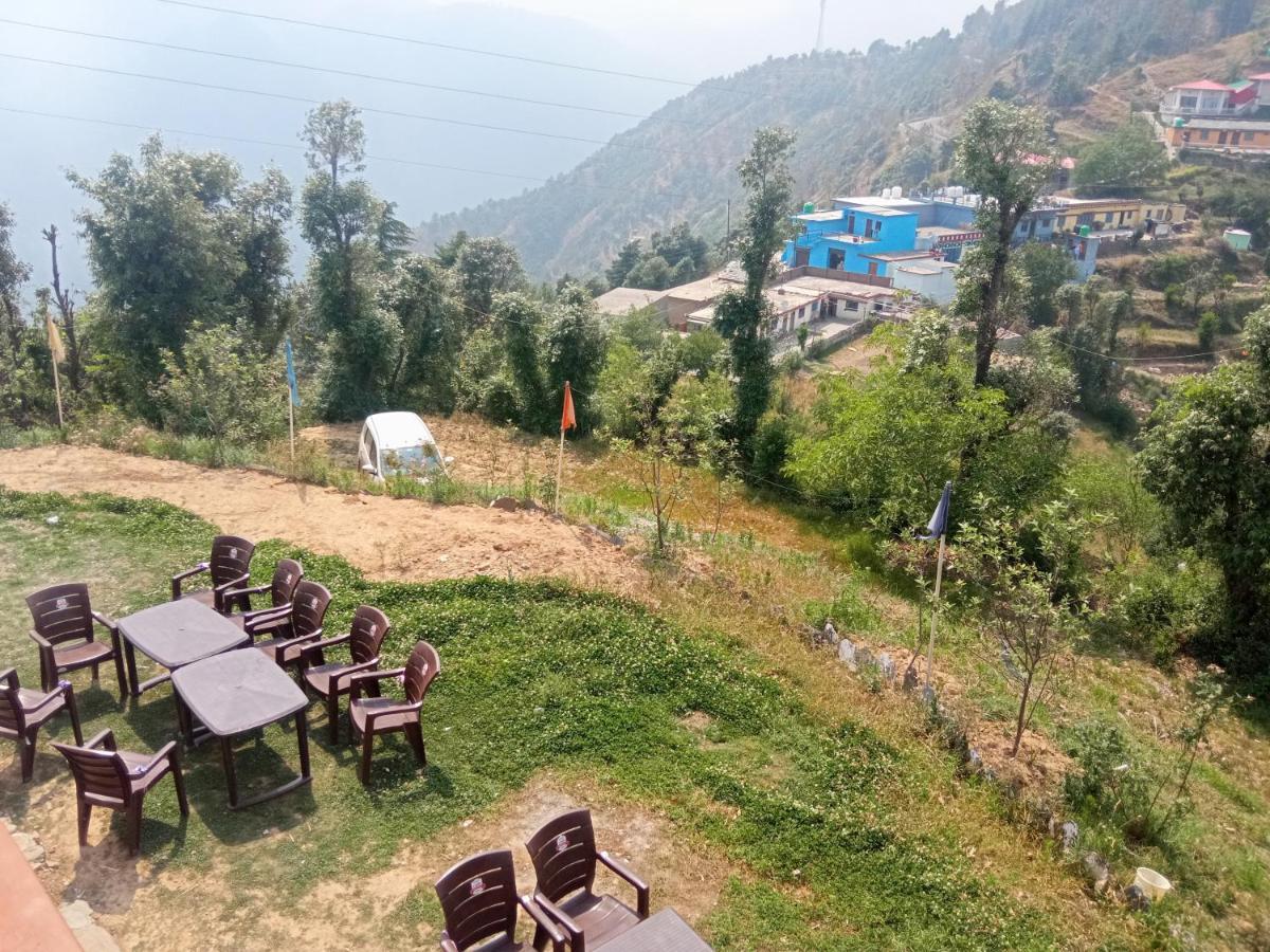 In Apple Estate Kanatal Exterior foto