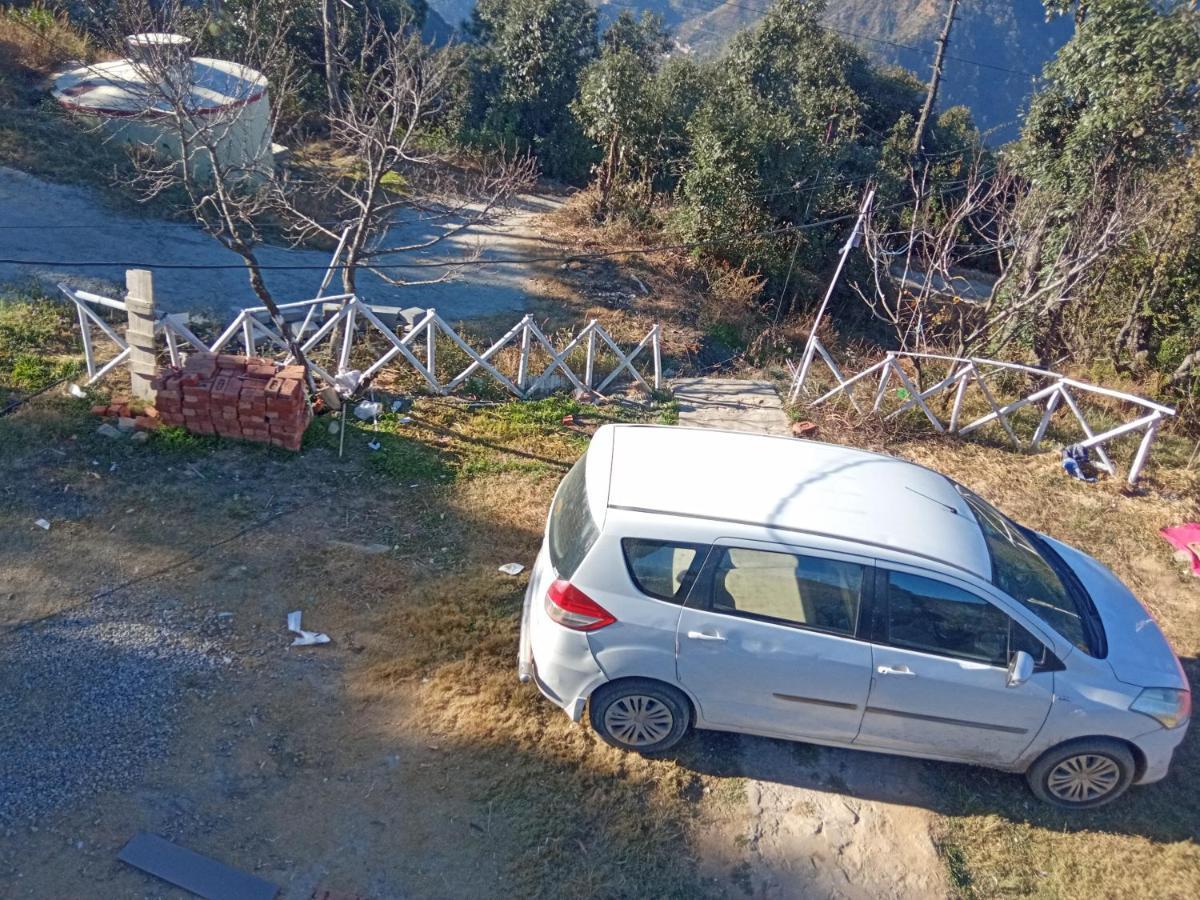 In Apple Estate Kanatal Exterior foto