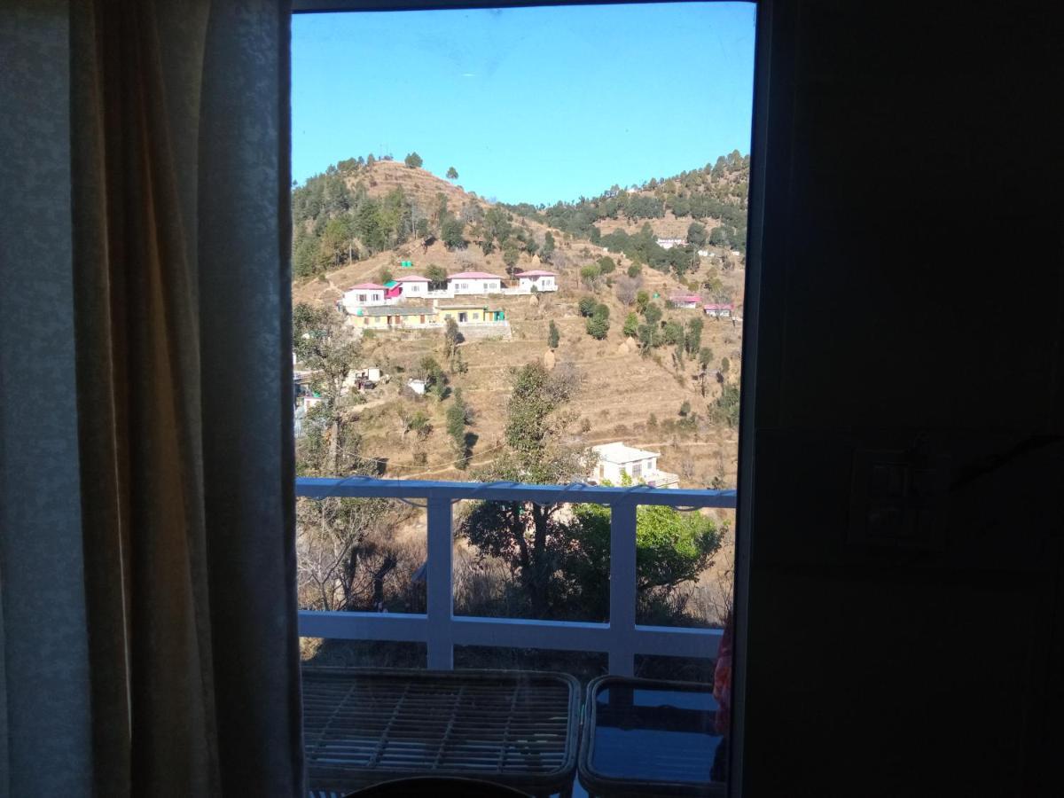 In Apple Estate Kanatal Exterior foto
